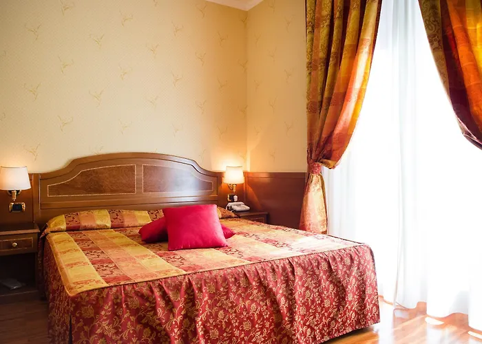 Amadeus Hotel 3*